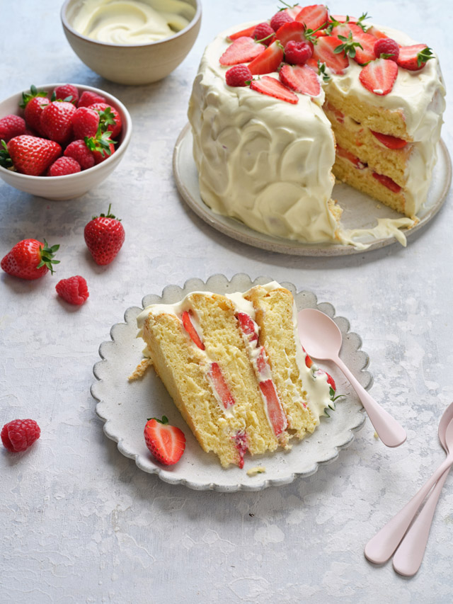 Swedish Strawberry Summer Cake | DonalSkehan.com
